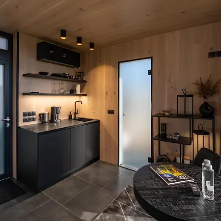 Oeoed Hoetels Metsajaerve *